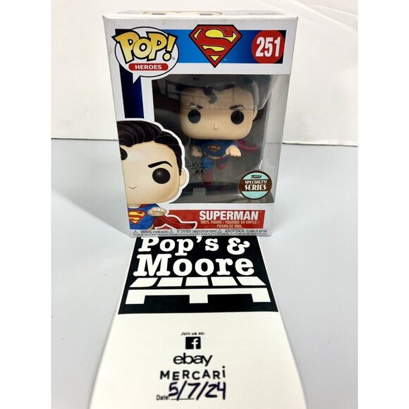 Funko Pop! Superman 251 Specialty Series Vinyl Figure With Protector - Picture 1 of 16